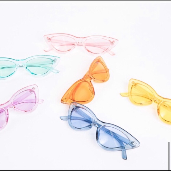 🚫SOLD OUT🚫The Sophia Soho Translucent sunnies 🧡 - Picture 4 of 4